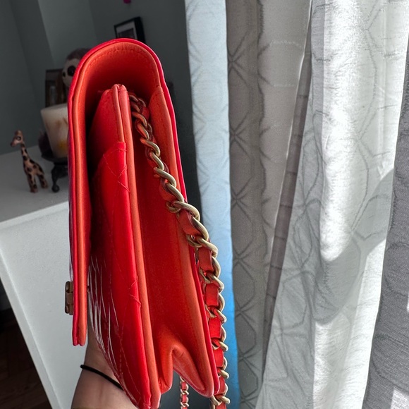 Chanel candy orange patent wallet on chain with brushed gold hardware - Picture 4 of 16